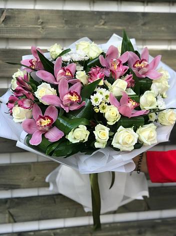 Букет цветов из: Розы и Хризантемы в Трубчевске