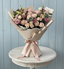 Букет цветов из:  Розы и Лизиантусы в Трубчевске