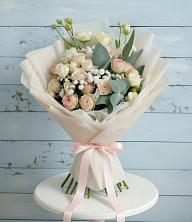 Букет цветов из:  Розы и Лизиантусы в Трубчевске
