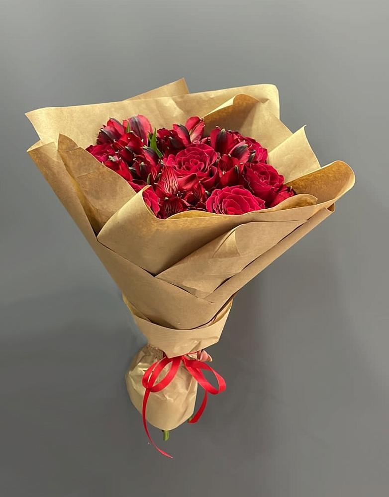 Букет цветов из: Альстромерии и Розы в Трубчевске