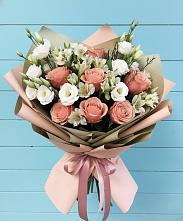 Букет цветов из:  Розы, Альстромерии и Лизиантусы в Трубчевске