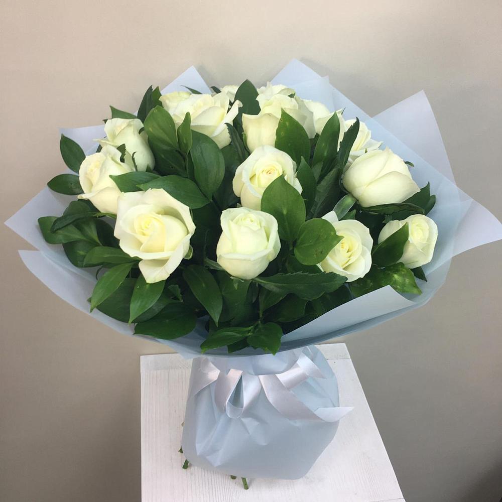 Букет 15 Белых роз Проуд в Трубчевске