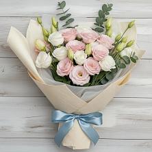 Букет цветов из:  Лизиантусы в Трубчевске