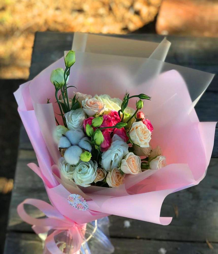 Букет цветов из: Розы и Лизиантусы в Трубчевске