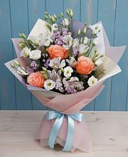 Букет цветов из:  Лизиантусы, Розы, Альстромерии и Гипсофила в Трубчевске