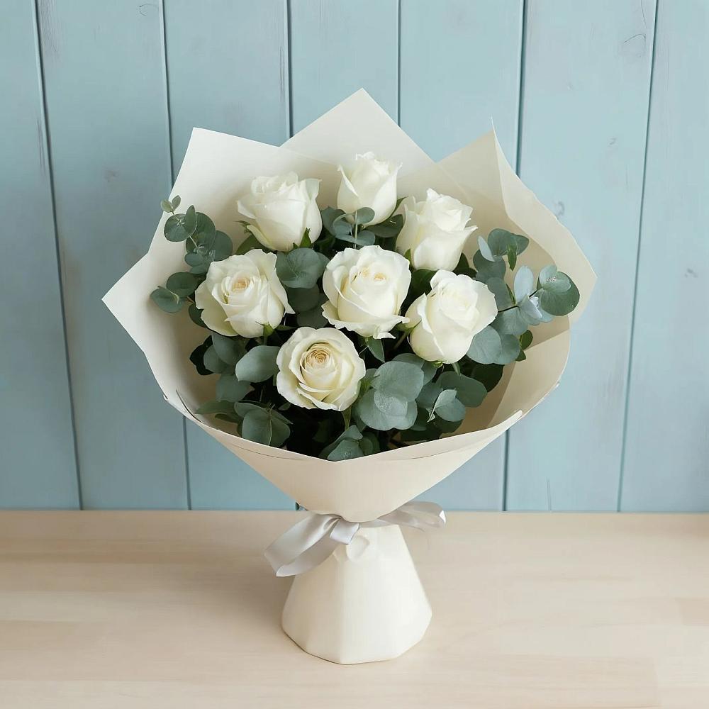 Букет Белые розы в Эвкалипте в Трубчевске