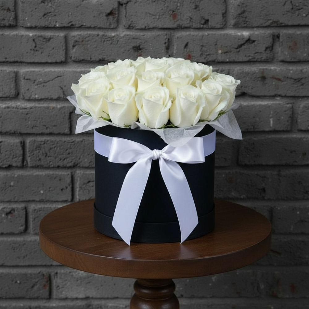 Цветочная композиция из Розы в шляпной коробке в Трубчевске