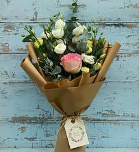 Букет цветов из:  Розы и Лизиантусы в Трубчевске