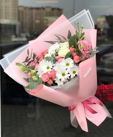 Букет цветов из: Розы, Лизиантусы и Хризантемы в Трубчевске