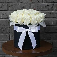 Цветочная композиция из Розы в шляпной коробке в Трубчевске